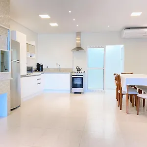https://casa-armacao-frente-mar.santa-catarina-brasil.com